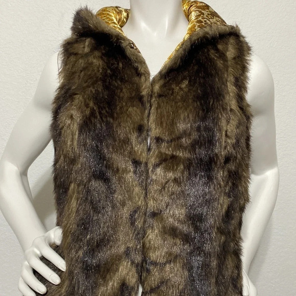 Peter Nygard Faux Fur Vest - Picture 6 of 8